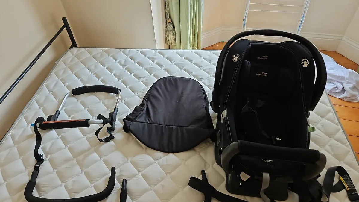 Baby car seat - Image 4