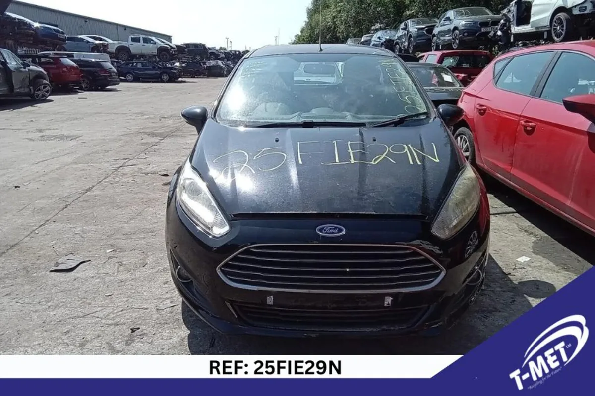 2016 FORD FIESTA BREAKING FOR PARTS - Image 2