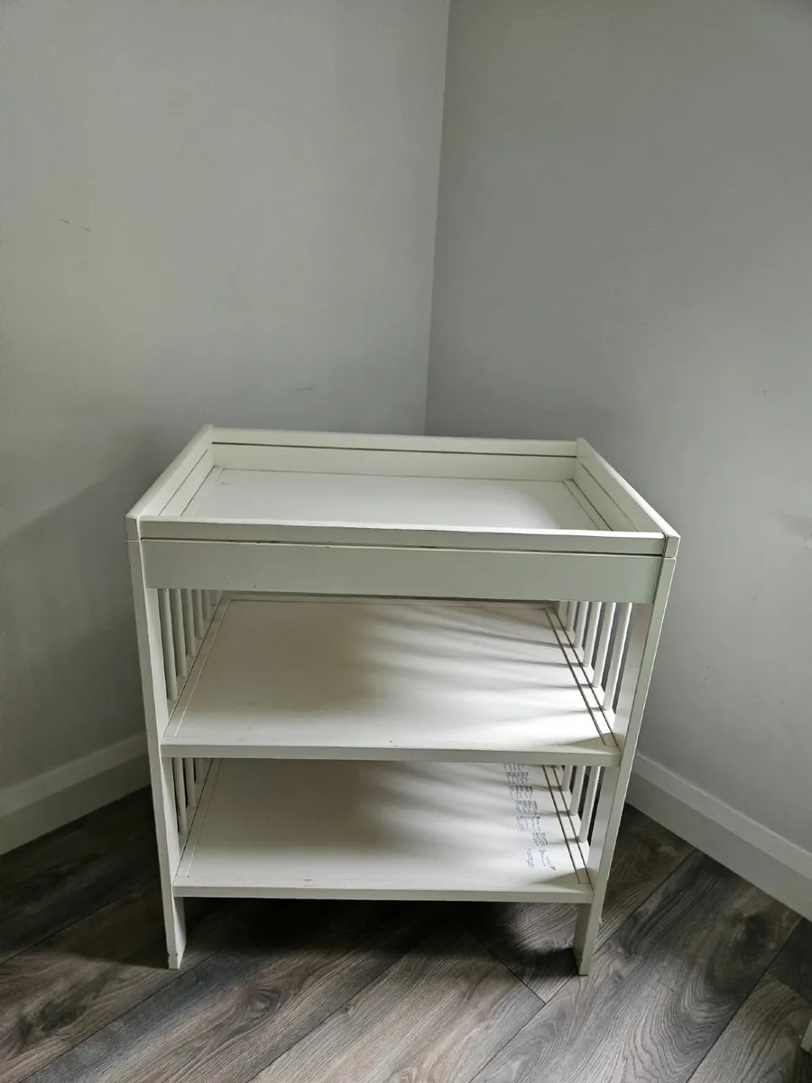 Nursery furnishings - Image 2