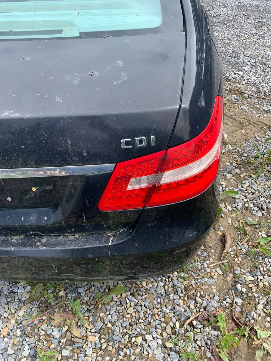 2012 MERCEDES E CLASS BREAKING - Image 2
