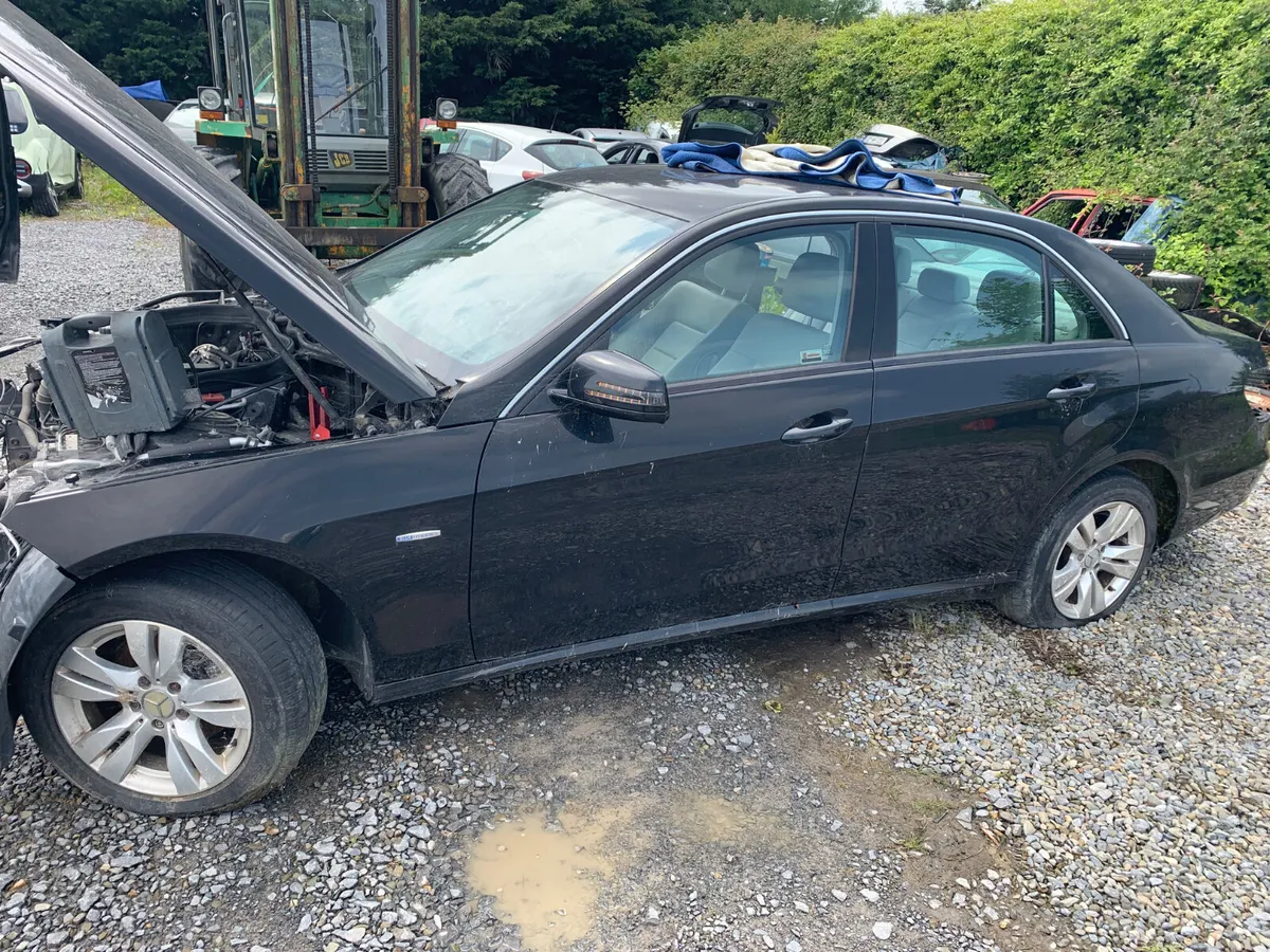 2012 MERCEDES E CLASS BREAKING - Image 3