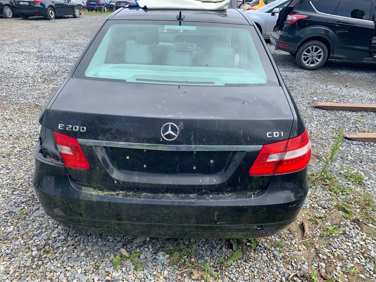 2012 MERCEDES E CLASS BREAKING - Image 1