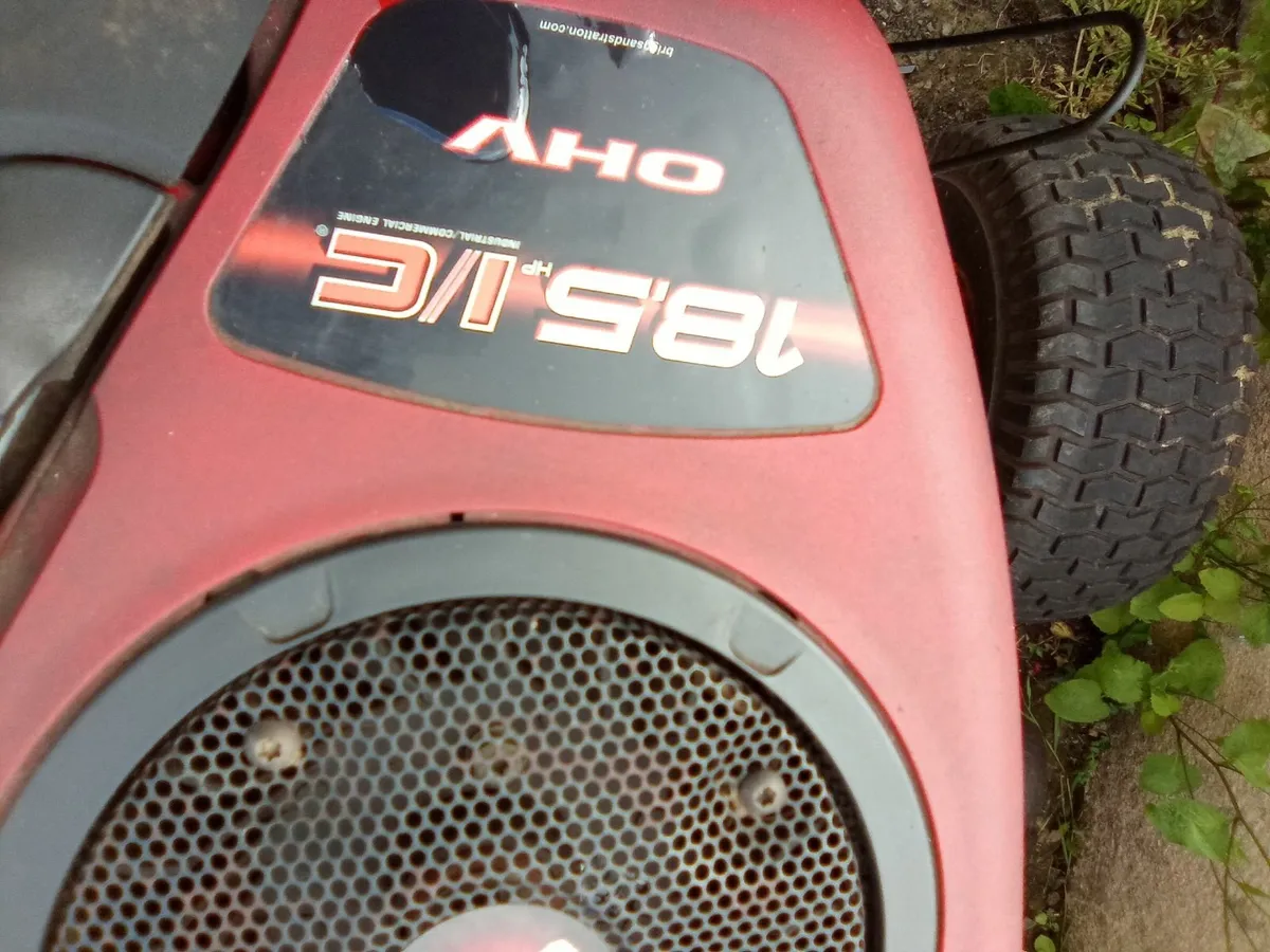 Partner ride on lawnmower - Image 3