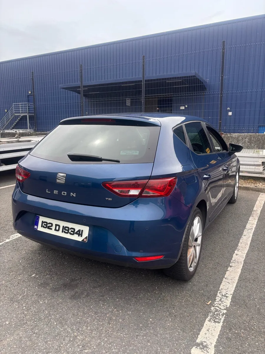 SEAT LEON 1.2 AUTOMATIC - Image 2