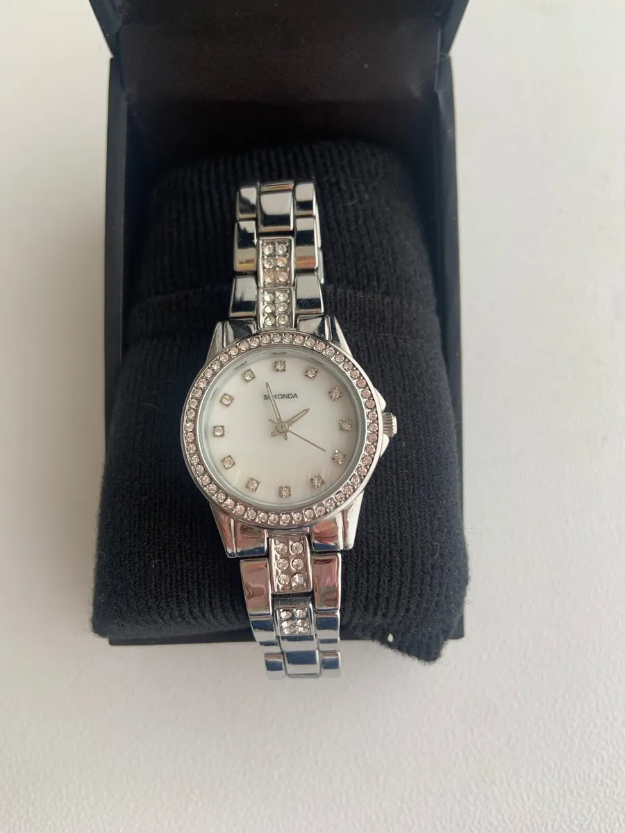 Beautiful womans Watch - Image 1