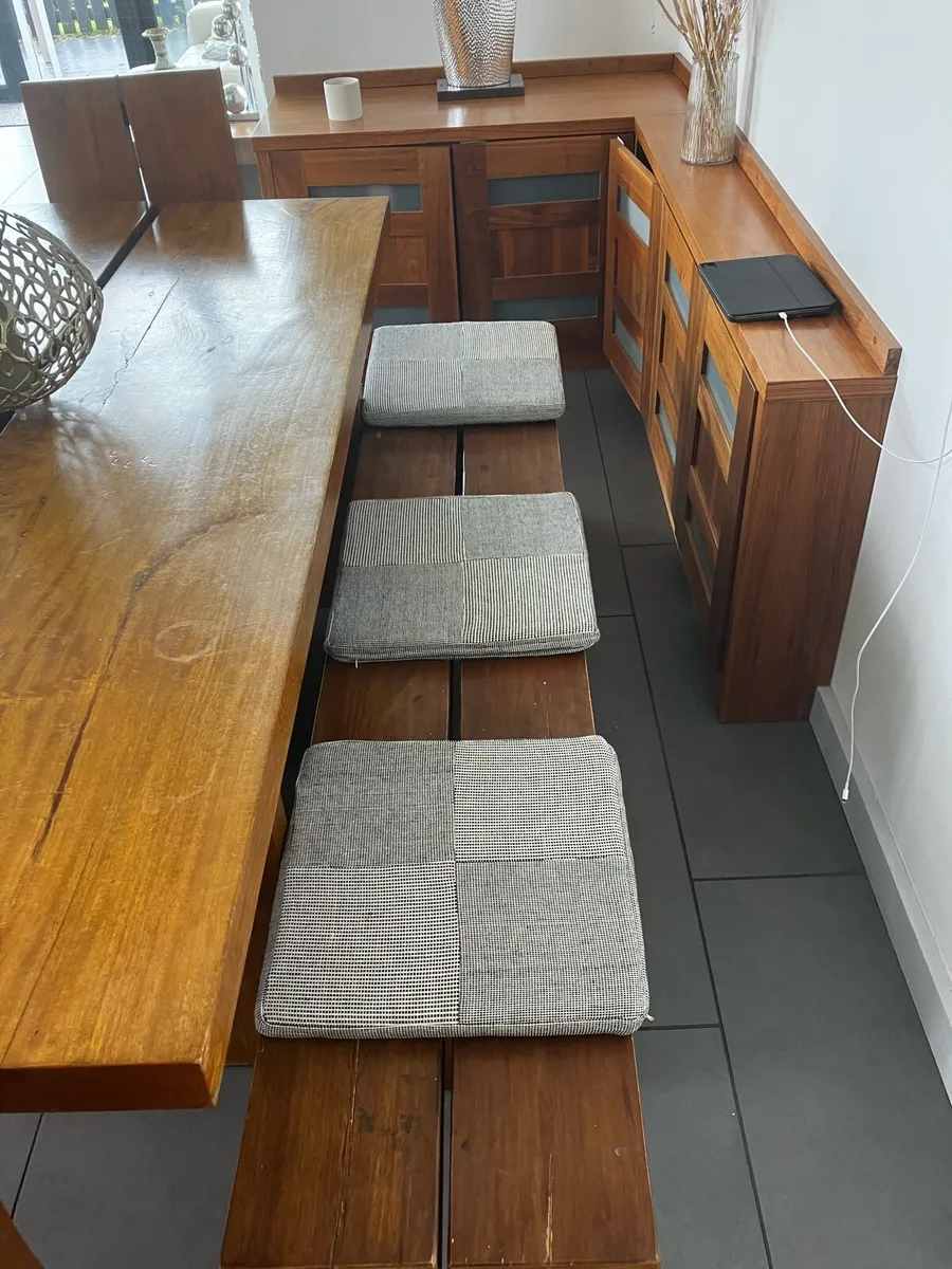 Table chairs bench cushions - Image 4
