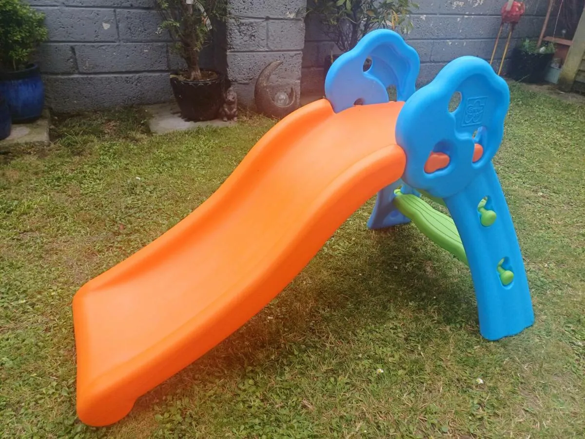 Child's slide - Image 1