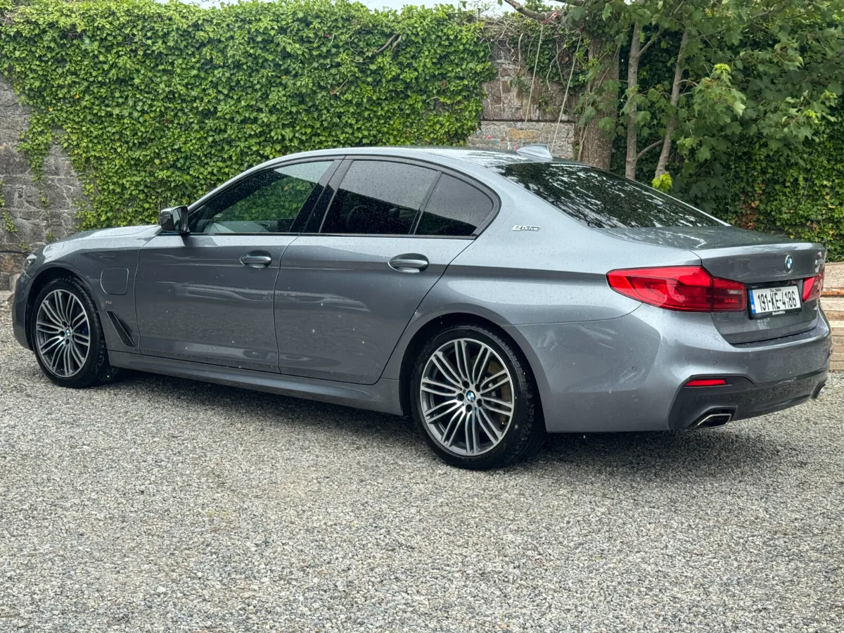2019 BMW 530E M-Sport Plug In Hybrid - Image 3