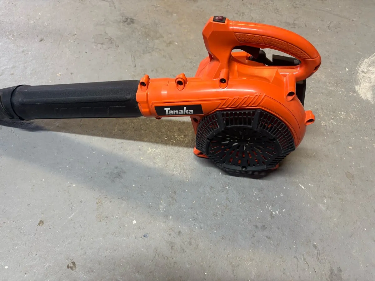 Tanaka leaf blower - Image 1