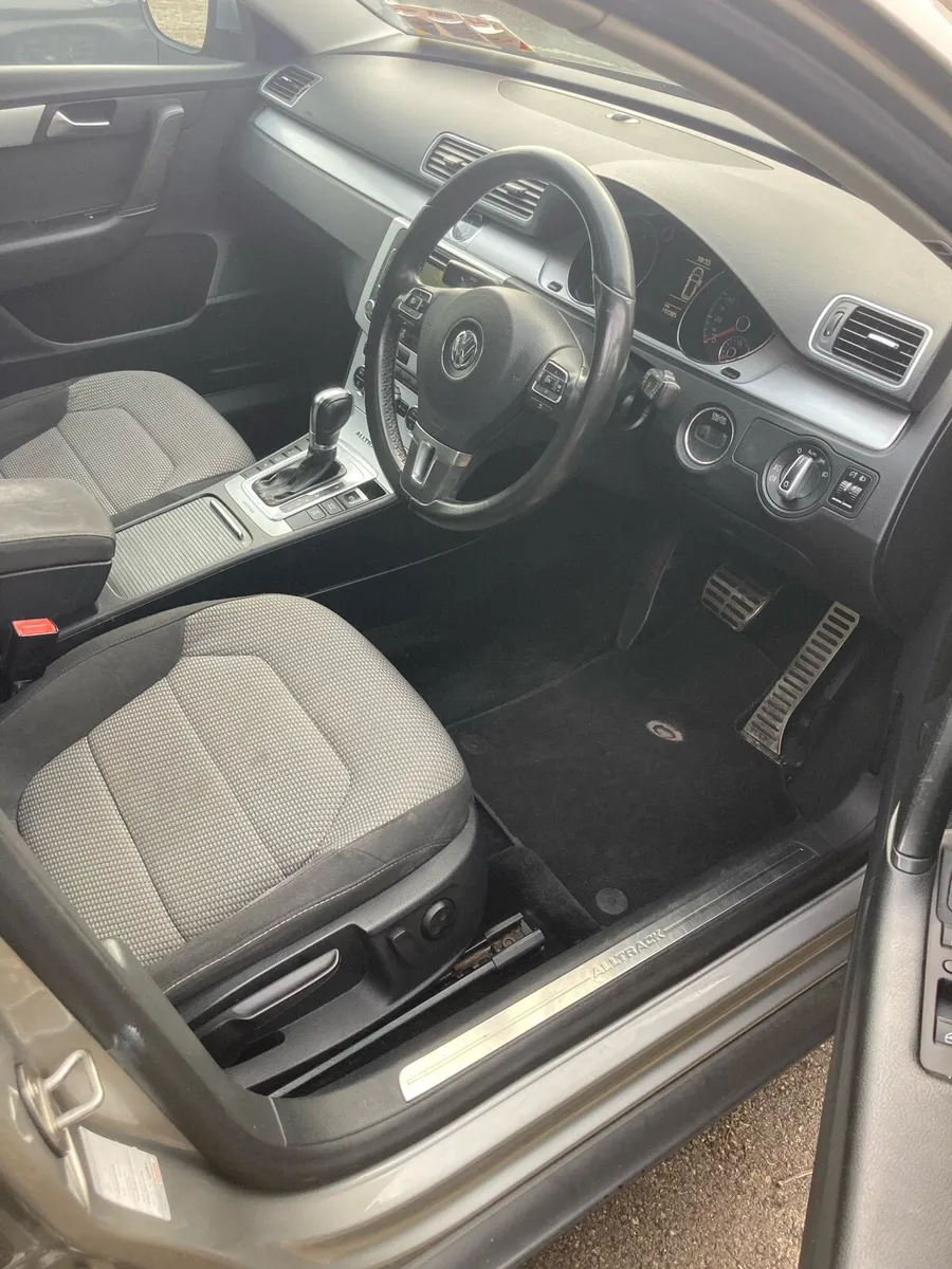 VW Passat Alltrack Auto 170BHP - Image 4