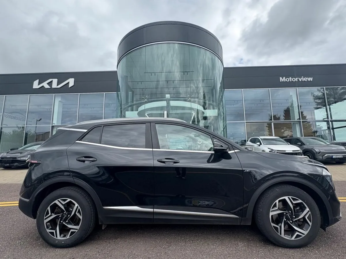 Kia Sportage 1.6D Diesel PREMIUM SPEC 4 YEARS WARR - Image 1