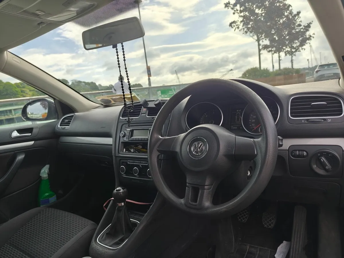 Volkswagen Golf 2011 - Image 4