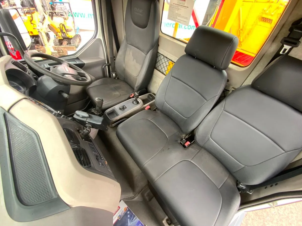 DAF LF 7.5t Twin Compartment Phoenix HOT Box. - Image 4