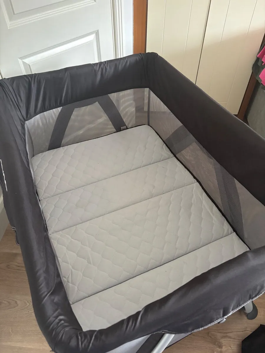 Nuna Travel Cot - Image 2