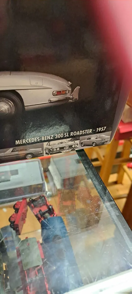 Corgi Minichamps Mercedes 1.18 - Image 2