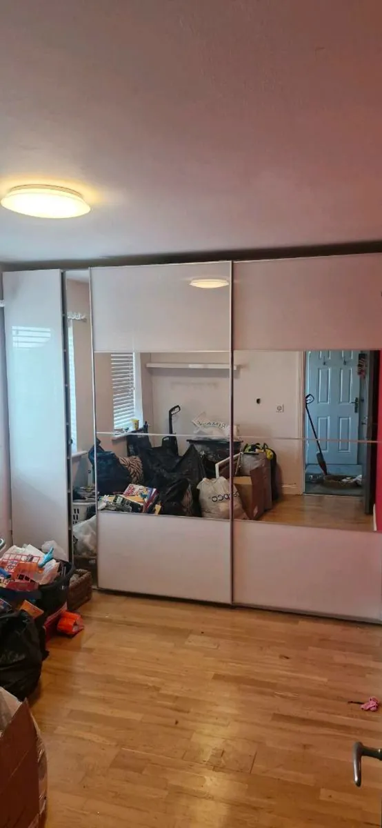 Freestanding sliding wardrobe - Image 1