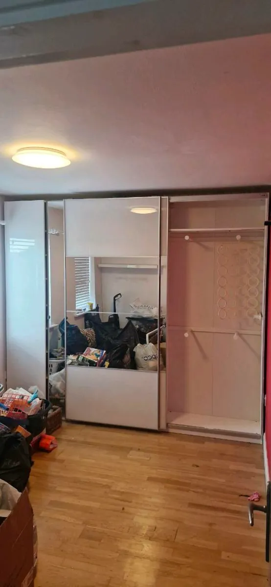 Freestanding sliding wardrobe - Image 2