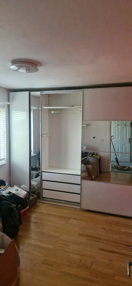 Freestanding sliding wardrobe - Image 3