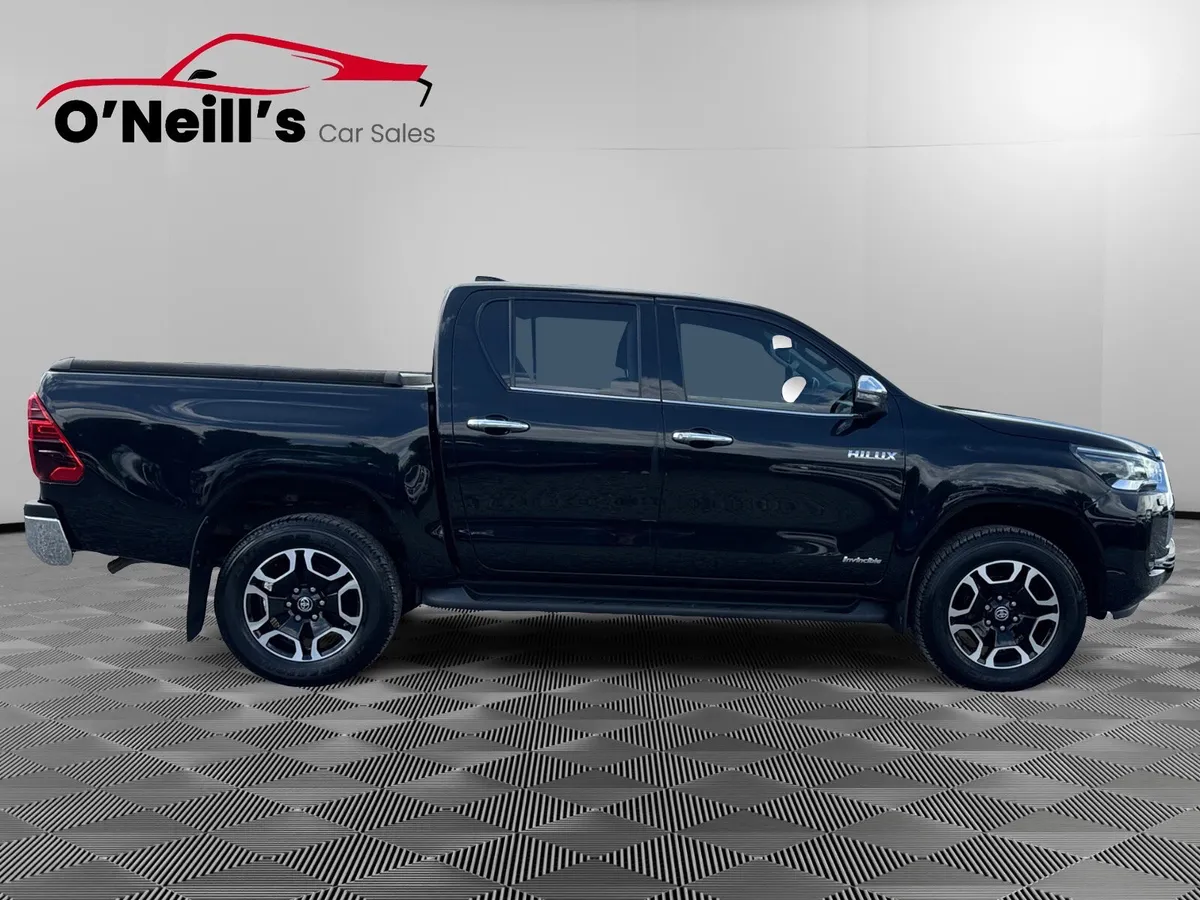 Toyota Hilux 2022 INVINCIBLE D-4D 4WD AUTO #239 - Image 2