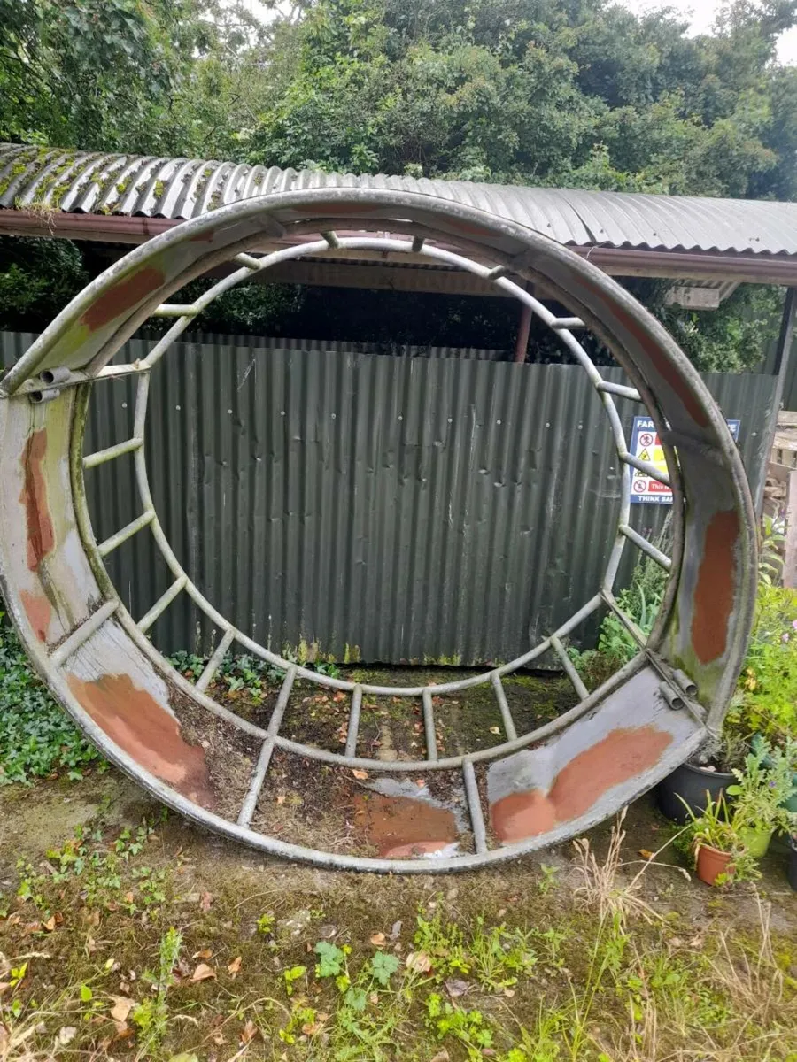 Ring feeder - Image 1