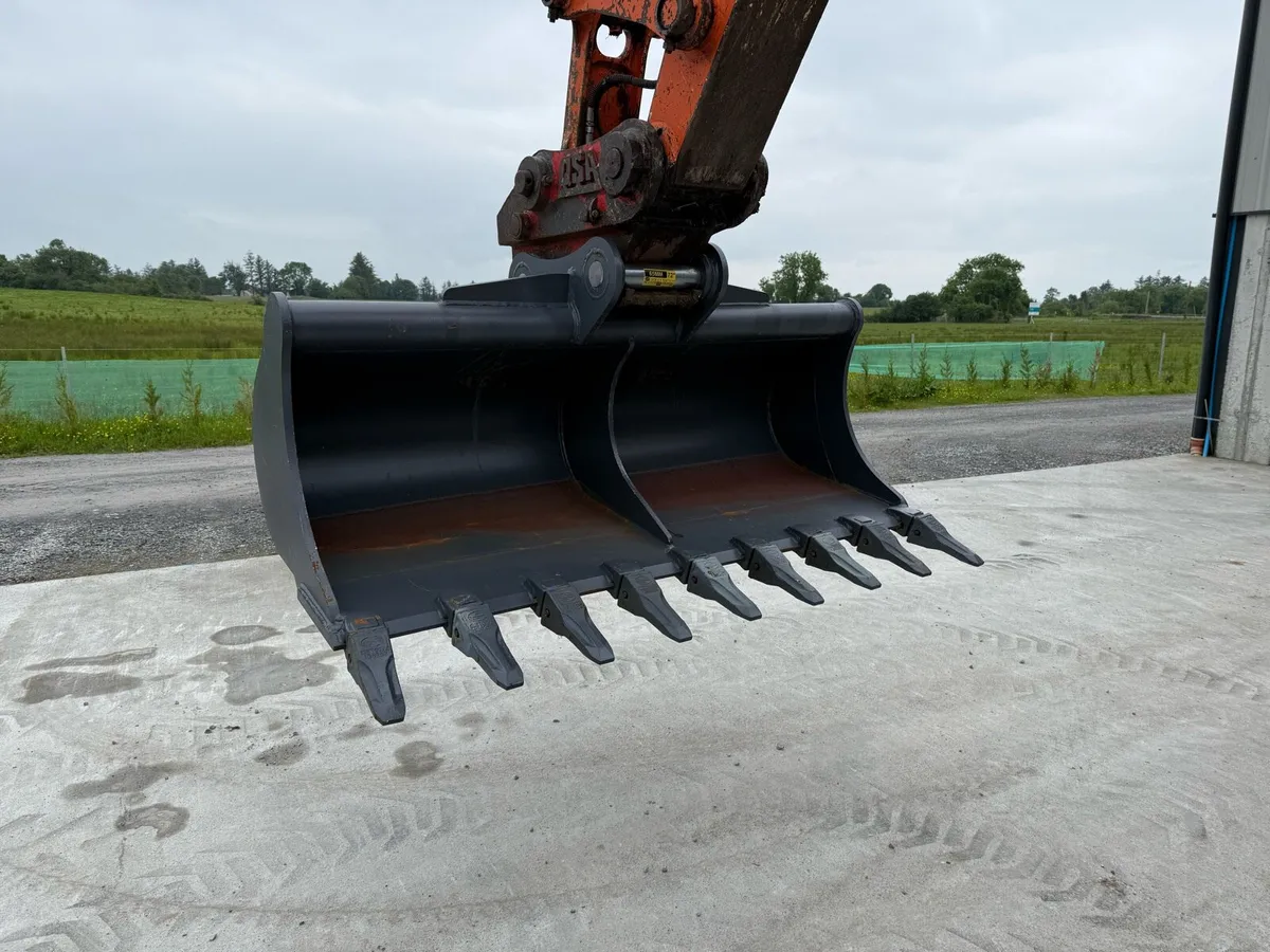 Buckets - Image 2