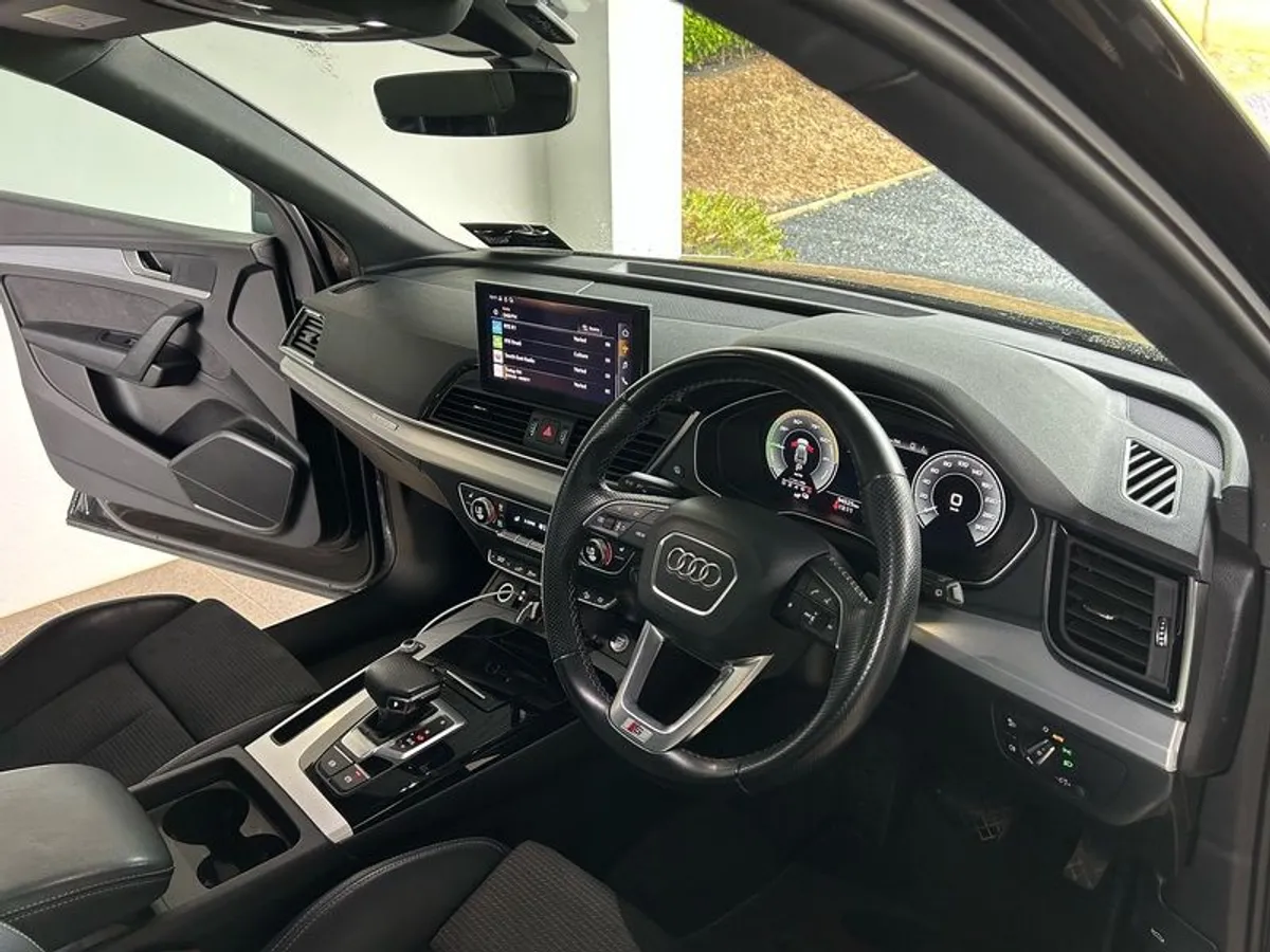 2021 Audi Q5 - Image 2