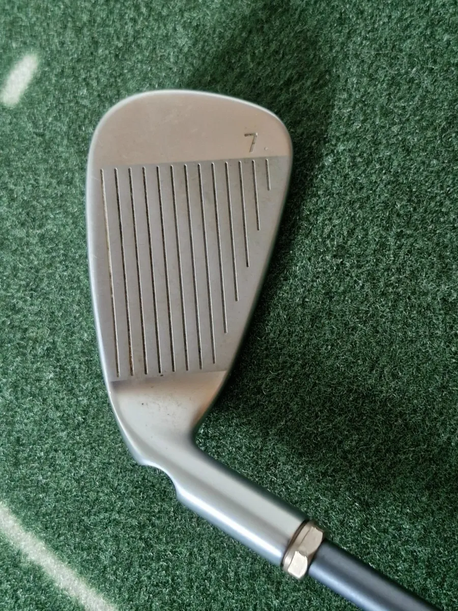 Ping G425 - Golf Club -7 iron - Image 2