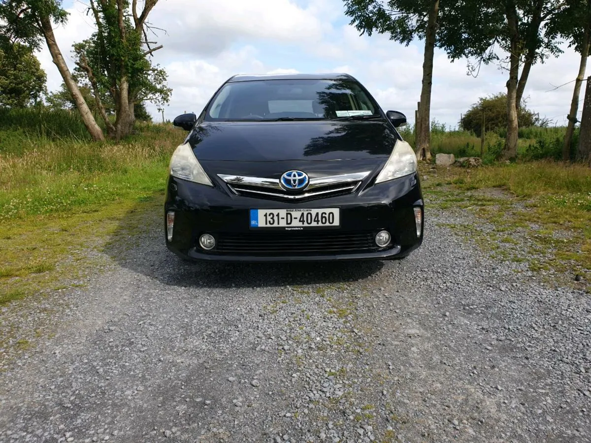 2013 Toyota Prius Alpha - Image 2