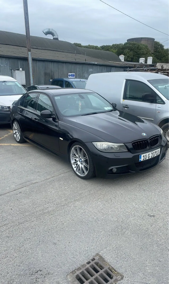 BMW 330D LCI msport - Image 2