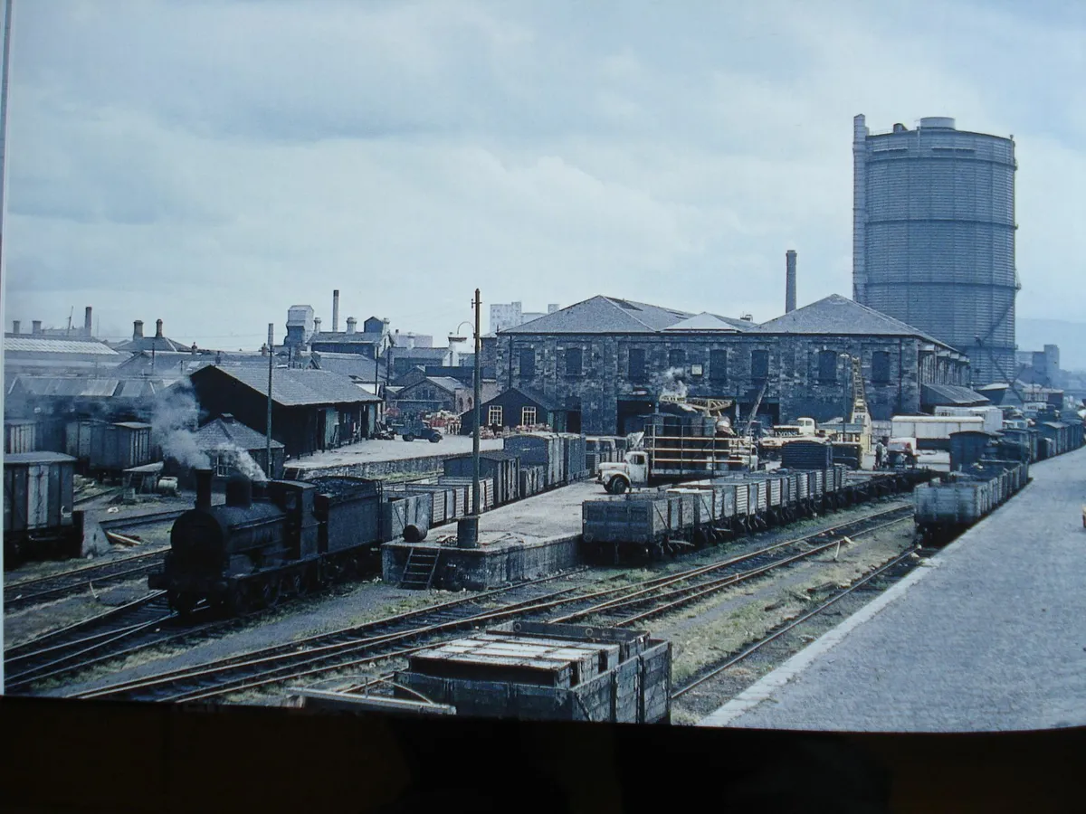 IRISH & UK TRAIN & TRAM BOOKS. - Image 3