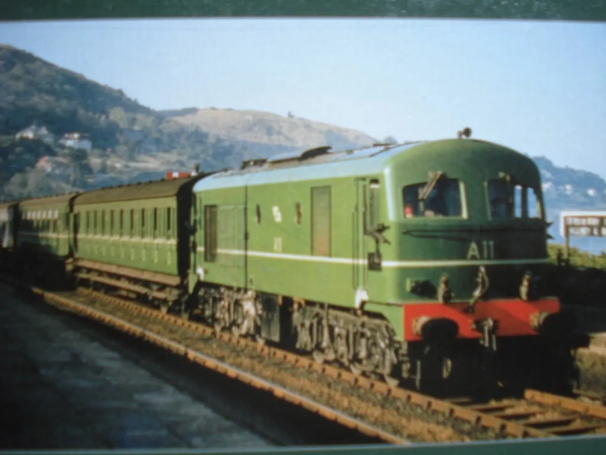 IRISH & UK TRAIN & TRAM BOOKS. - Image 4