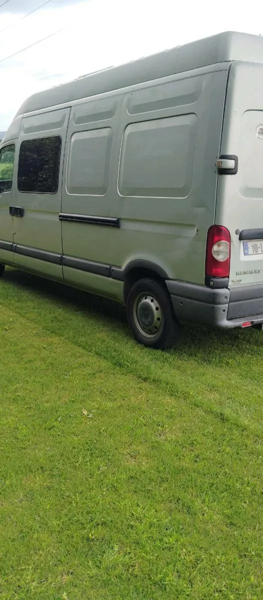Renault master campervan - Image 2