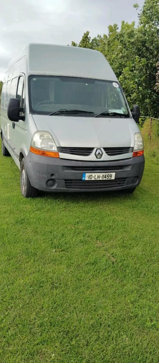 Renault master campervan - Image 3