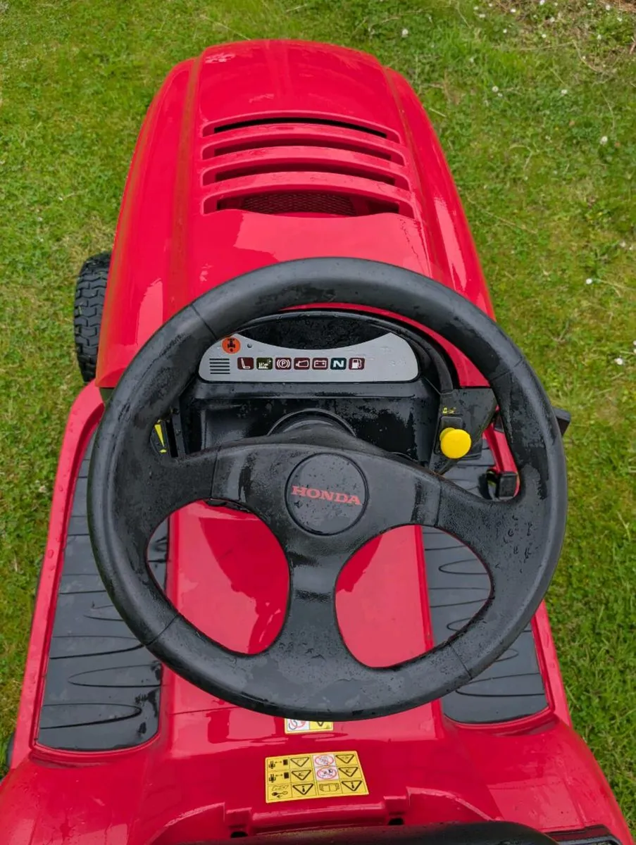 Honda HF2417 Lawnmower - Image 4
