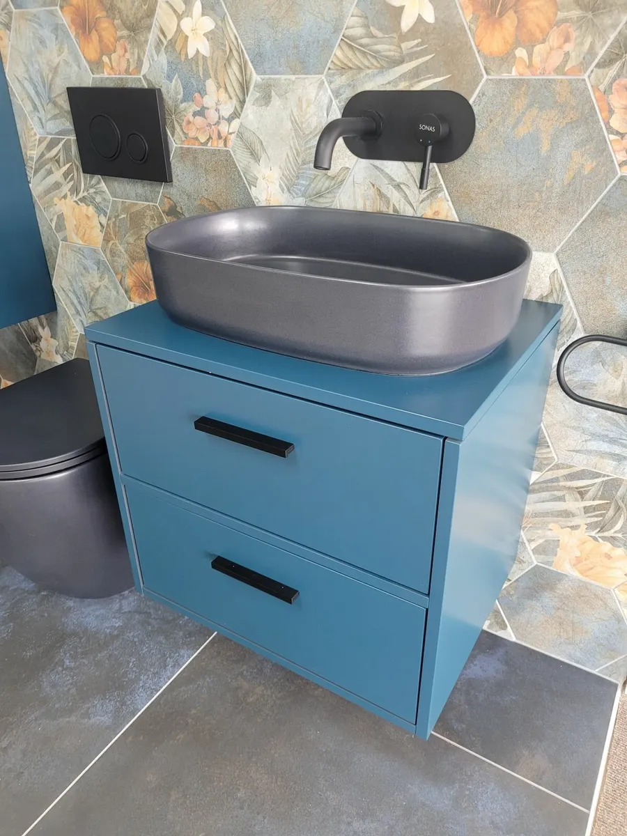 Bathroom furniture - Image 1