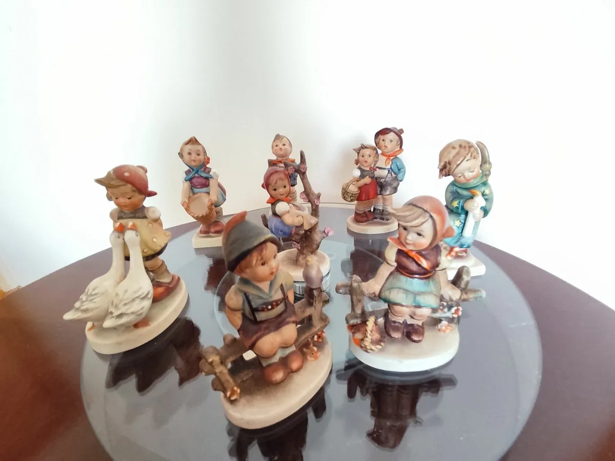 GOEBEL Hummel figurines with defects - Image 1