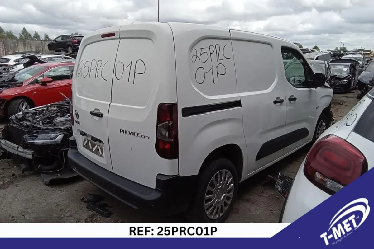 2021 TOYOTA  PROACE CITY BREAKING FOR PARTS - Image 1
