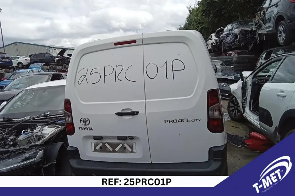 2021 TOYOTA  PROACE CITY BREAKING FOR PARTS - Image 2