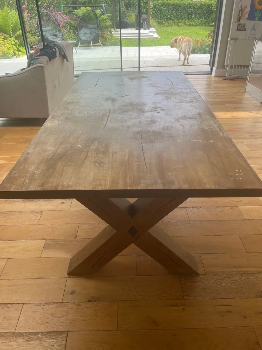 Dining table - Image 1