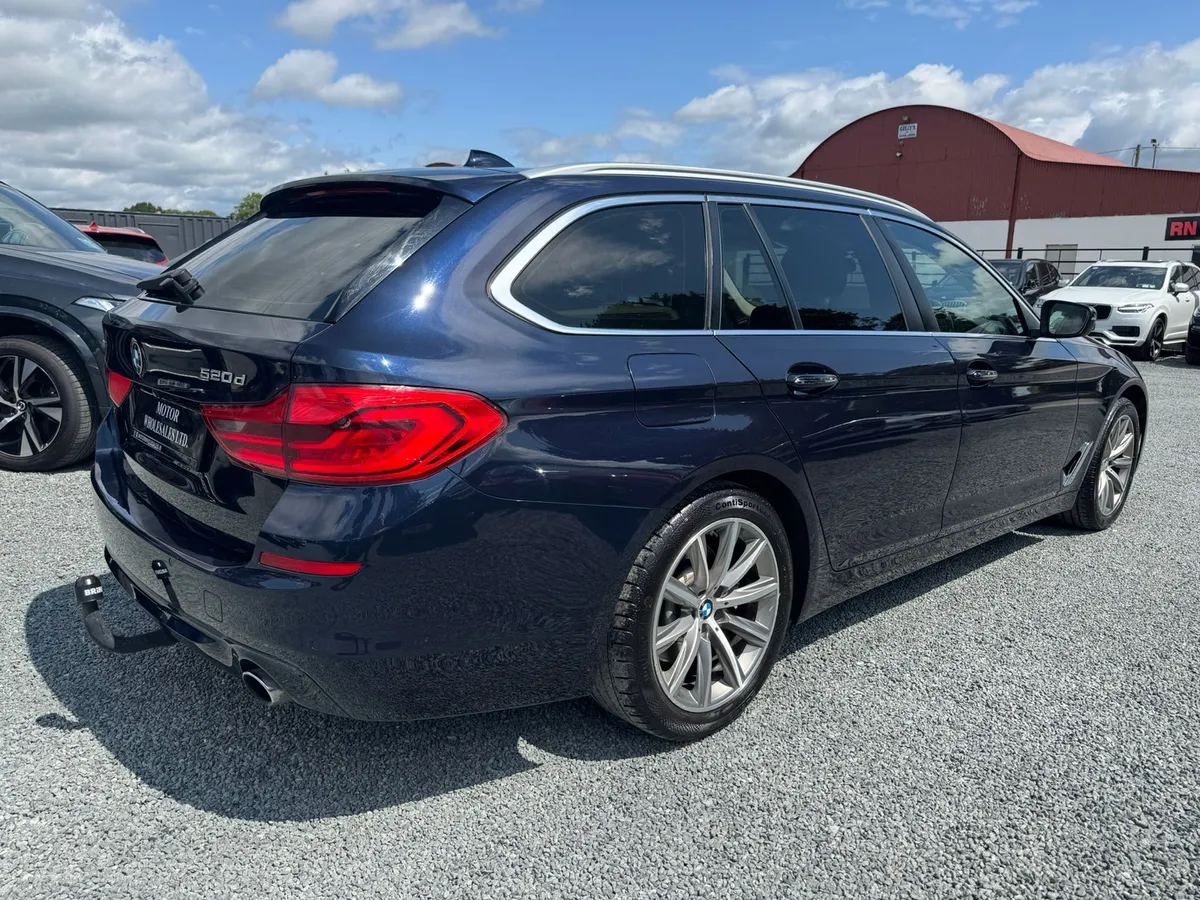 181 BMW 520D SE TOURING ESTATE midnight blue - Image 4