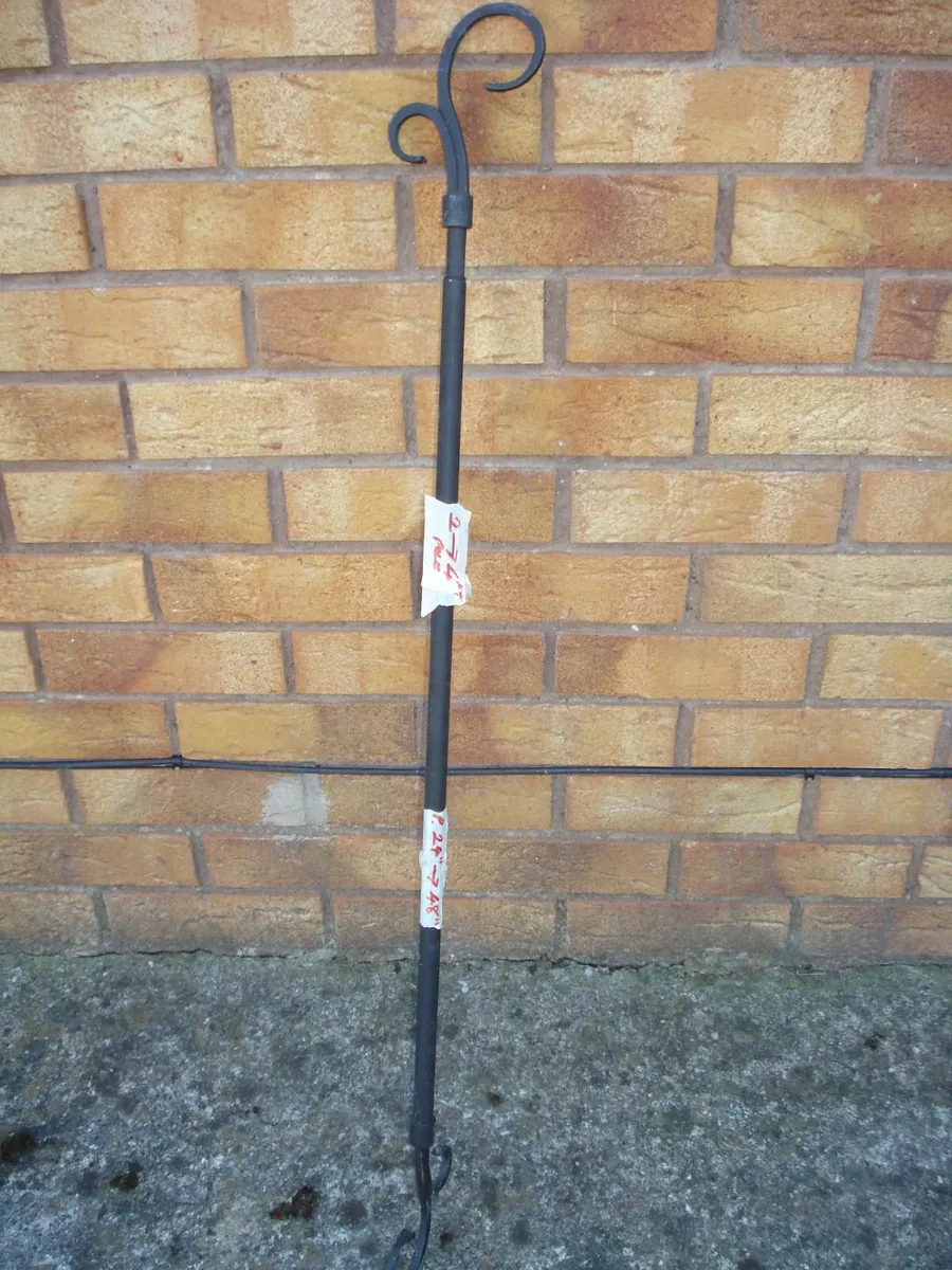 BLACK METAL SKINNY CURTIAN POLE. - Image 1