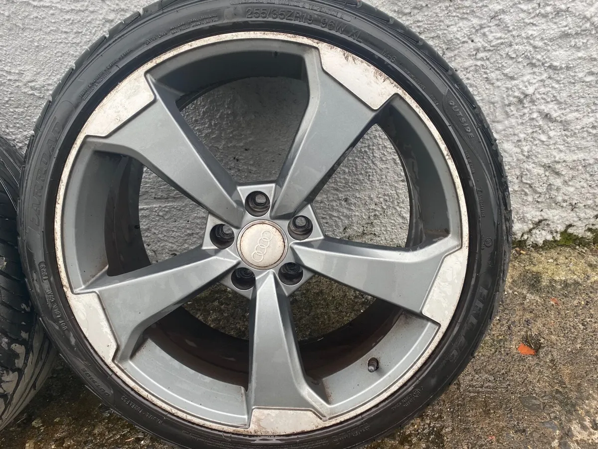 19’ TTRS Audi Alloys - Image 2