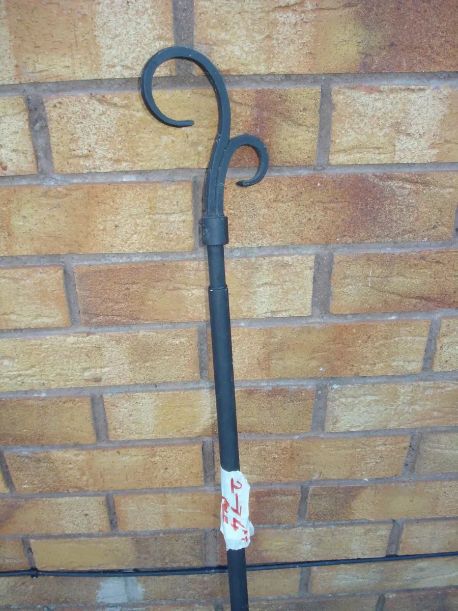 BLACK METAL SKINNY CURTIAN POLE. - Image 2