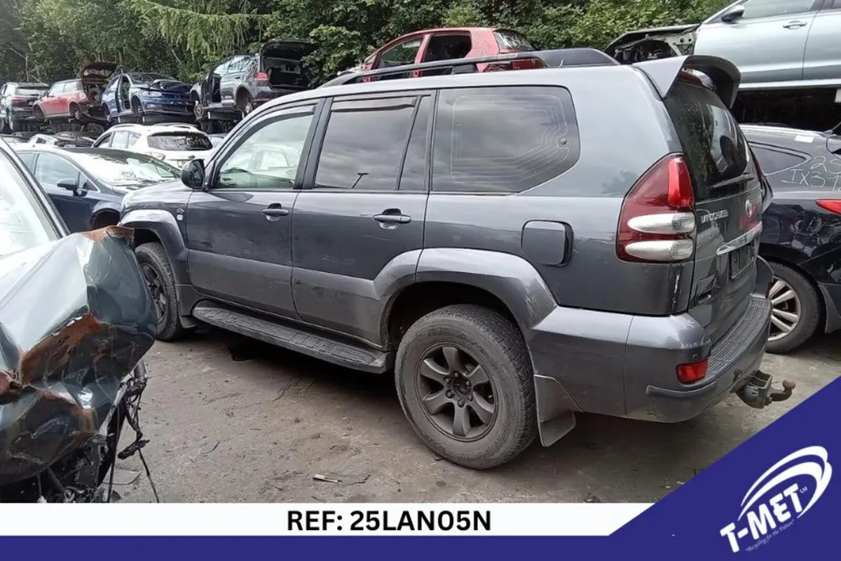 2006 TOYOTA LAND CRUISER  BREAKING FOR PARTS - Image 1