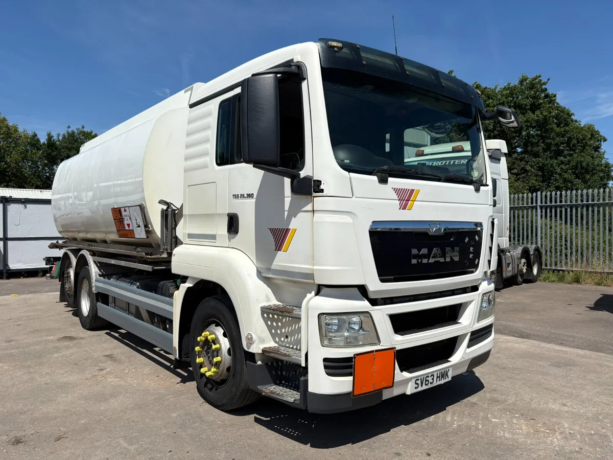 MAN FUEL TANKER 20000 LITRE - Image 1