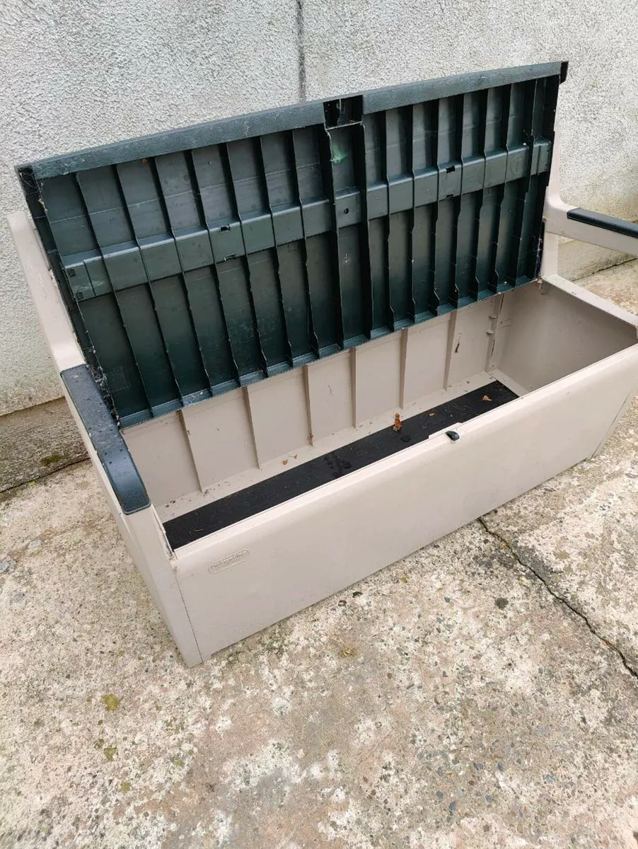Garden storage seat - Image 2