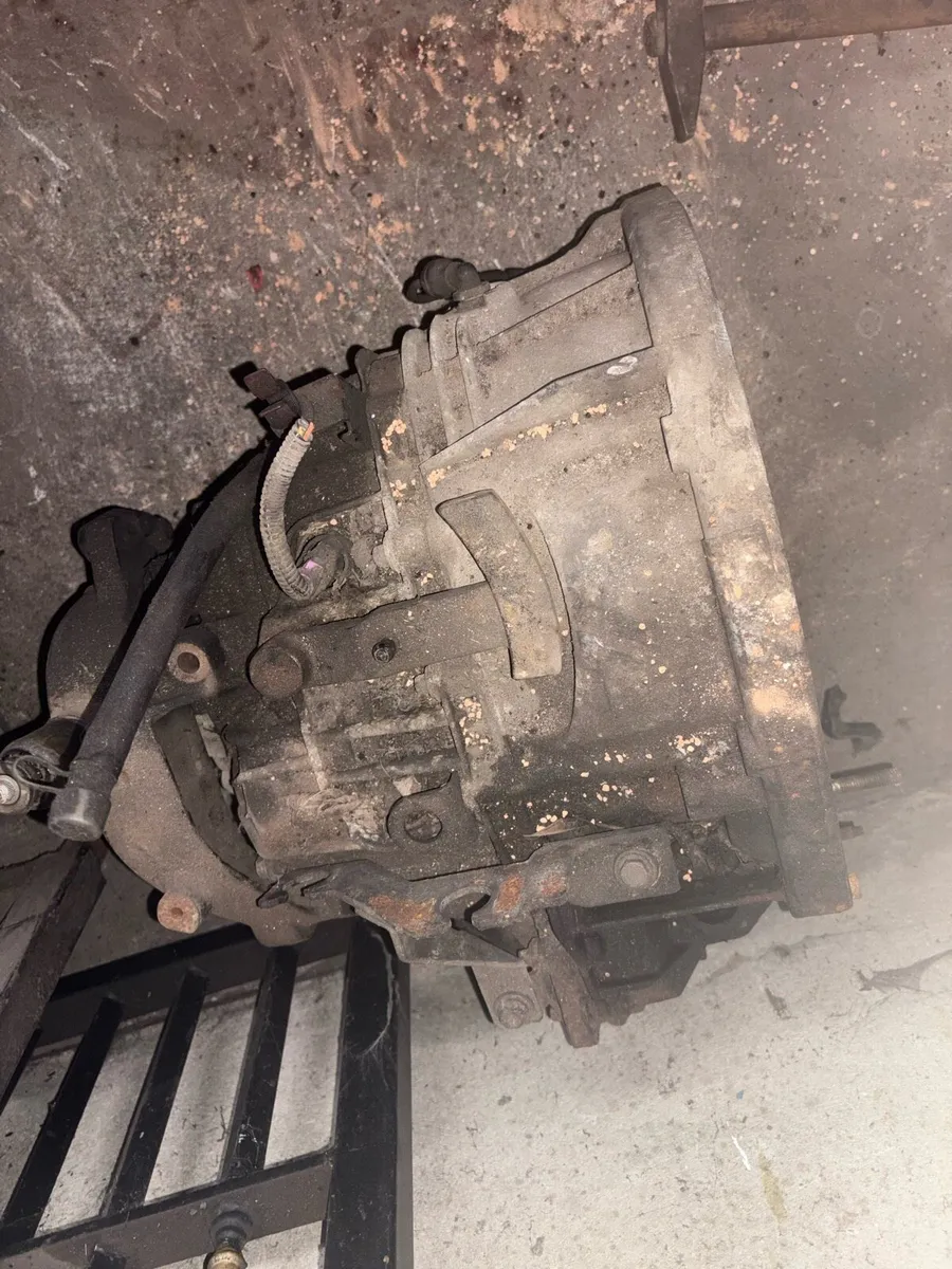 Traffic/vivaro/primastar 1.9 Gearbox - Image 4