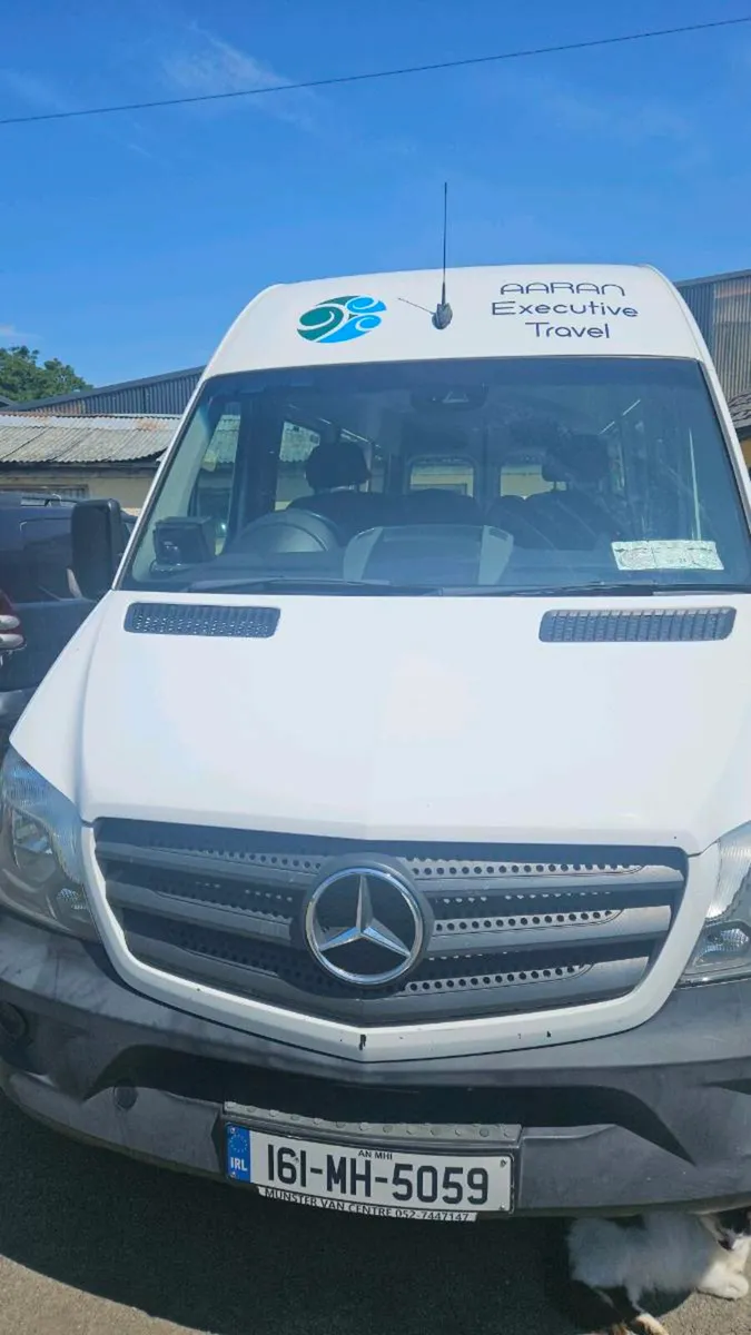 Minibus - Image 1