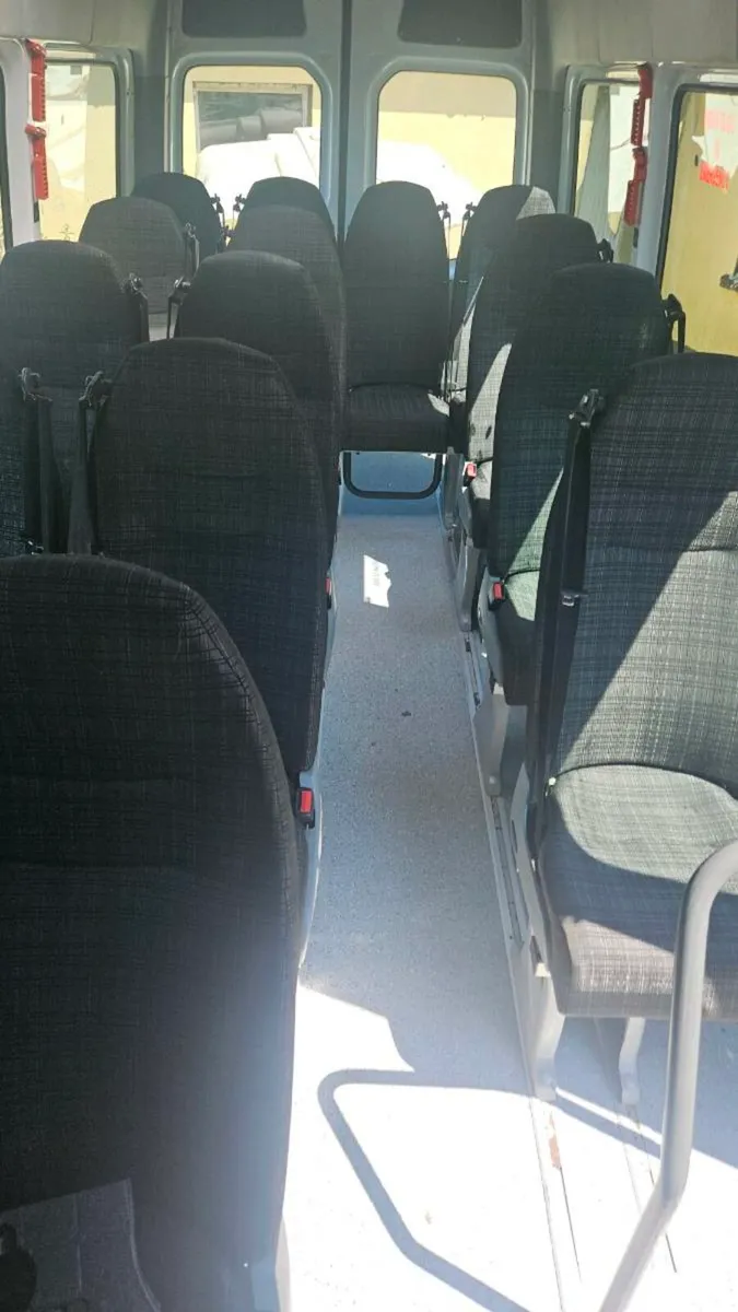 Minibus - Image 3