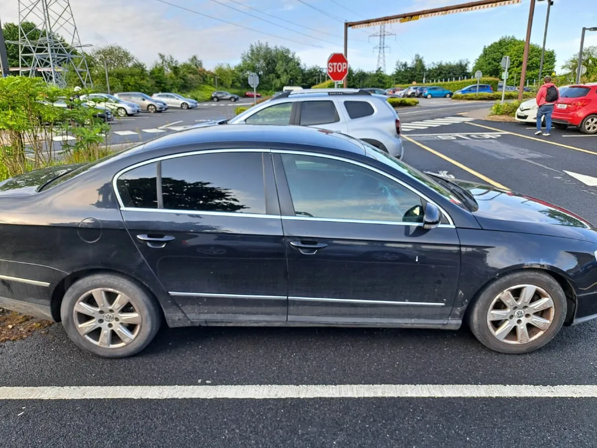 Volkswagen Passat 2008 - Image 2